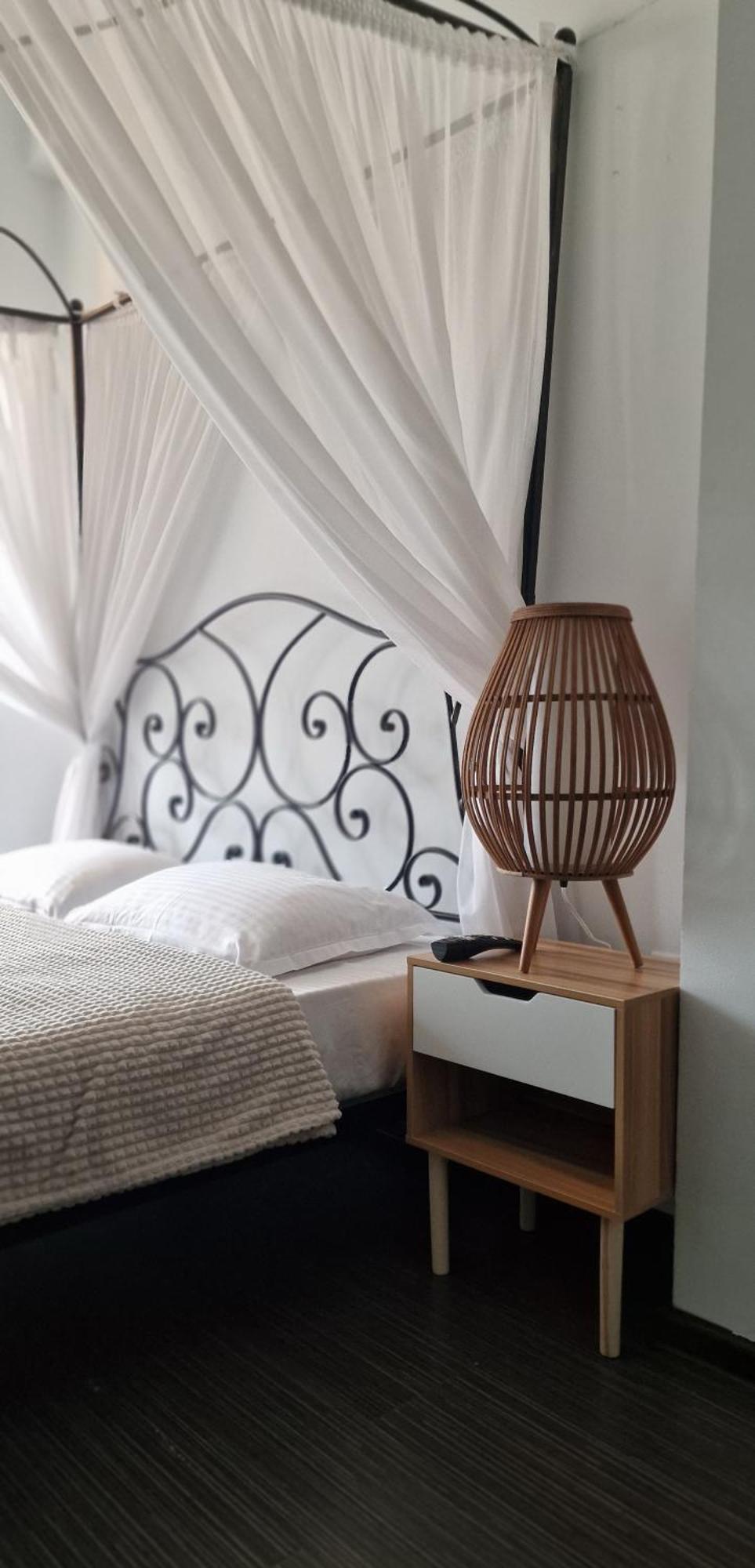 Hotel Jolie Apartments Галац Экстерьер фото