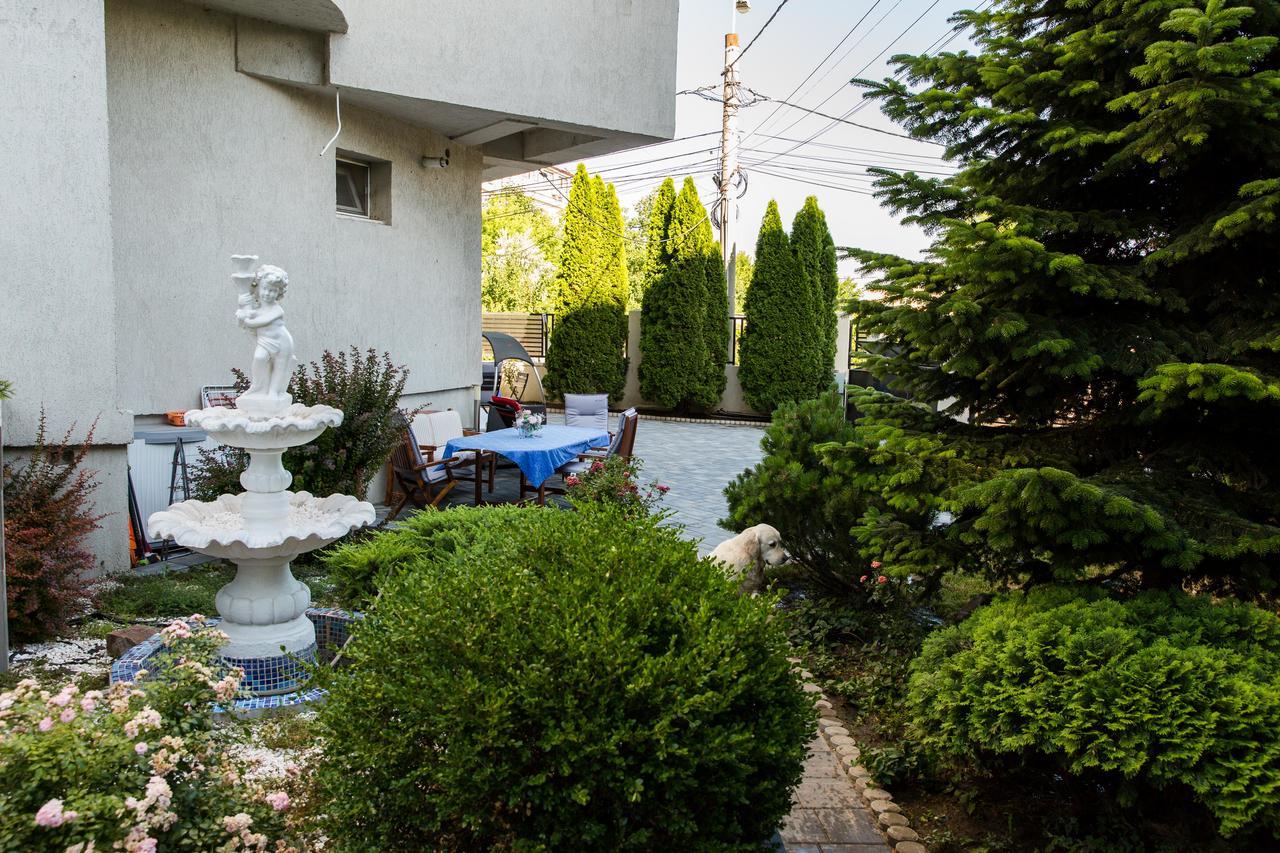 Hotel Jolie Apartments Галац Экстерьер фото
